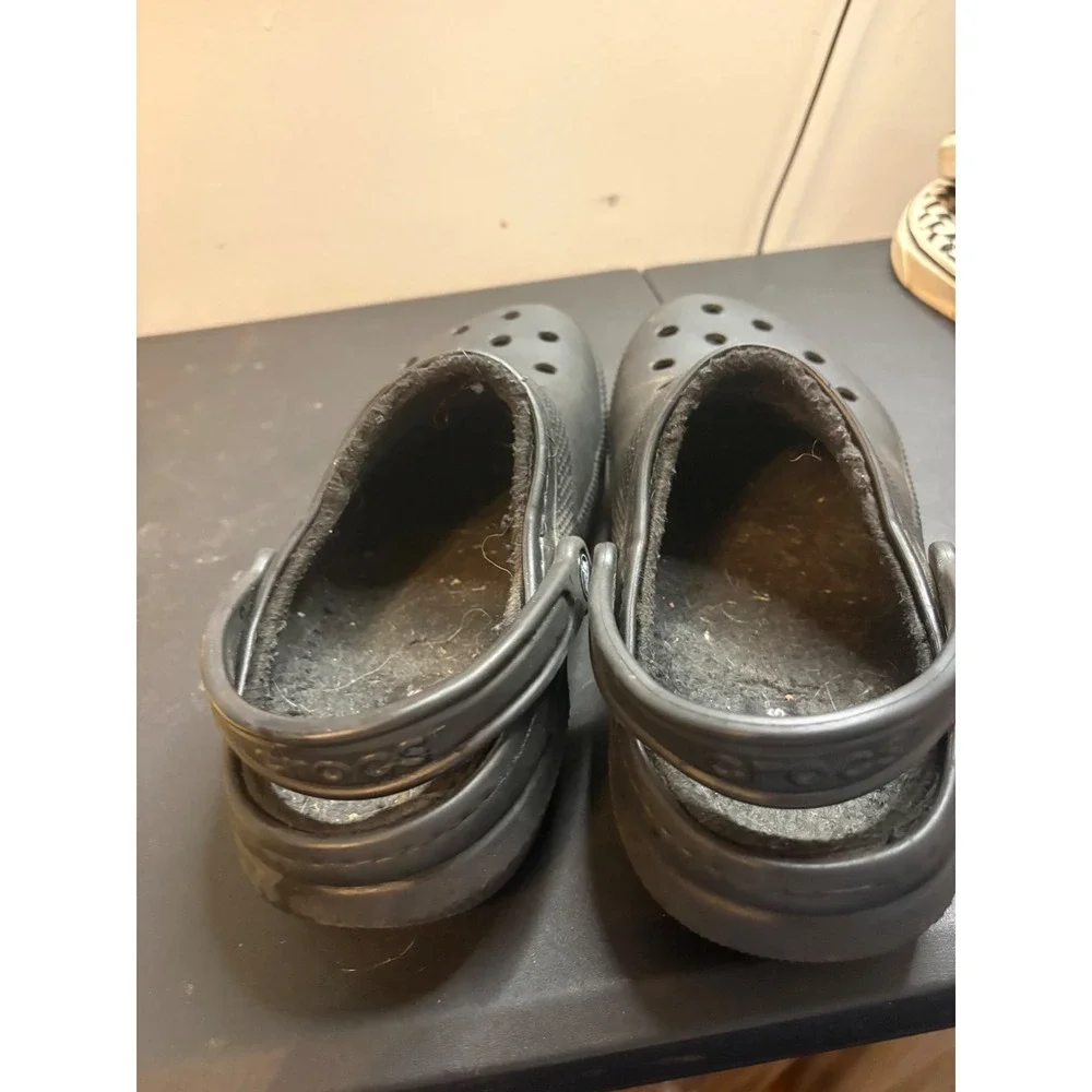 Crocs Classic Fuzz Lined Clogs Black Mens 8 Womens 10 Slip On Shoes 203591-060
